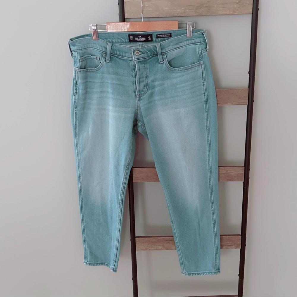 Hollister Vintage Low-Rise Crop Boyfriend Jeans Light Teal Wash – Size 13R / 31